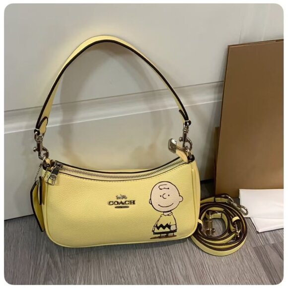 Coach X Peanuts Teri Shoulder Bag With Charlie Brown CBJ83 Authentic - Picture 1 of 8